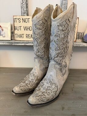 CORRAL WOMEN'S GLITTER INLAY AND CRYSTALS WEDDING BOOTS - SNIP TOE Size 8